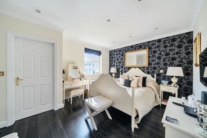 under offer wyatt close london 41772 - Gibbs Gillespie