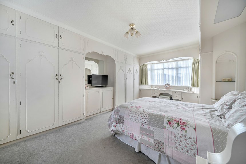 under offer thornton grove london 41798 - Gibbs Gillespie