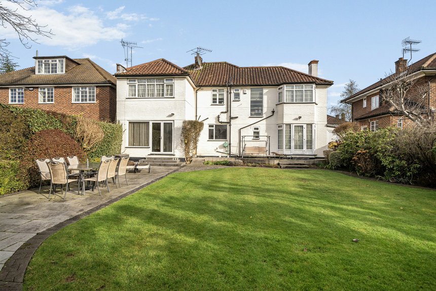 under offer thornton grove london 41798 - Gibbs Gillespie