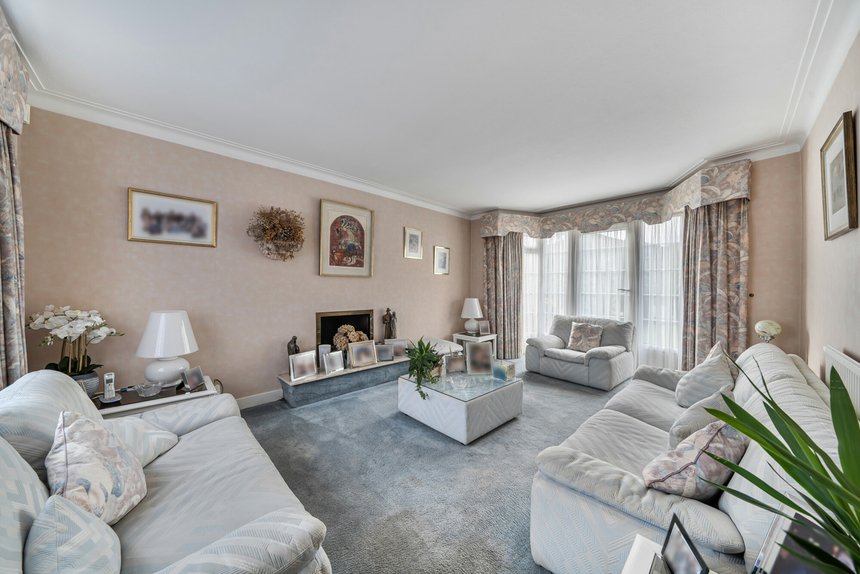 under offer thornton grove london 41798 - Gibbs Gillespie