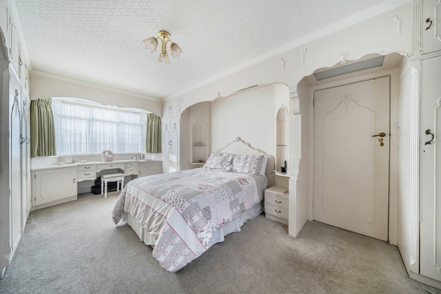 under offer thornton grove london 41798 - Gibbs Gillespie