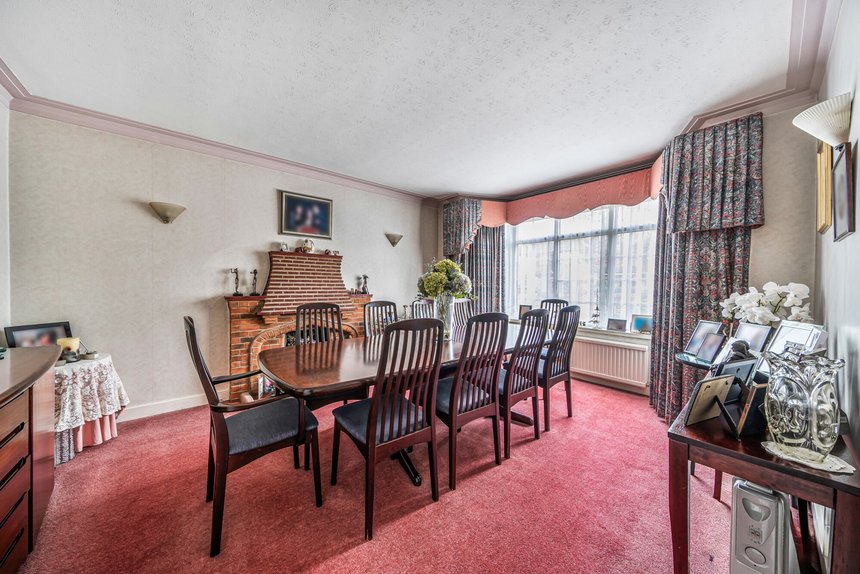 under offer thornton grove london 41798 - Gibbs Gillespie