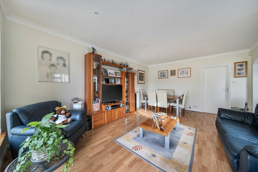 under offer thornton grove london 41798 - Gibbs Gillespie