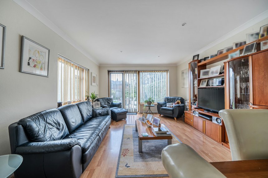 under offer thornton grove london 41798 - Gibbs Gillespie