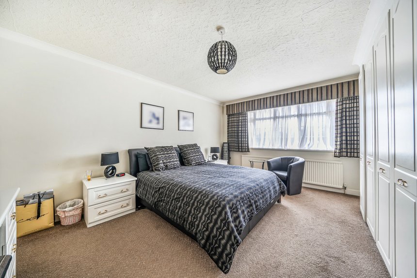 under offer thornton grove london 41798 - Gibbs Gillespie
