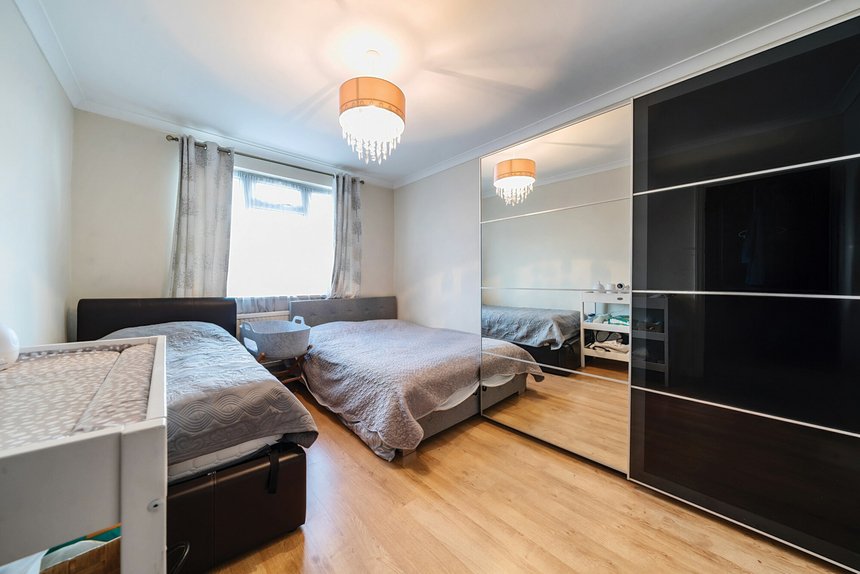 under offer pole hill road london 41879 - Gibbs Gillespie