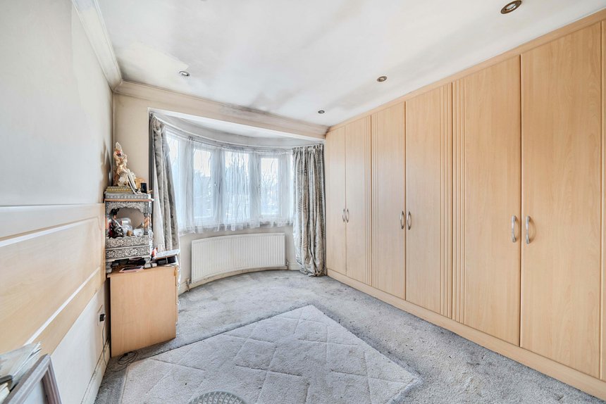 for sale eastcote lane london 42116 - Gibbs Gillespie