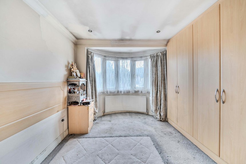 for sale eastcote lane london 42116 - Gibbs Gillespie