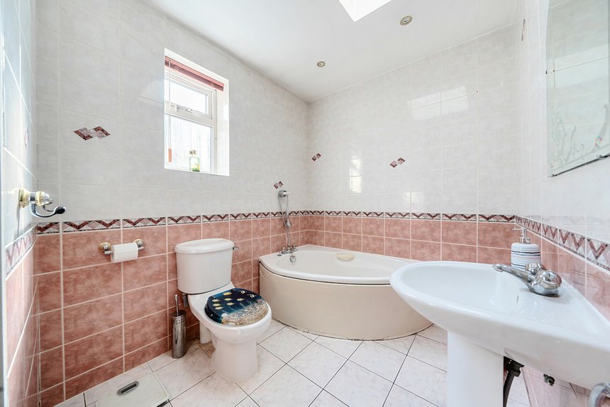 for sale elmsleigh avenue london 42197 - Gibbs Gillespie