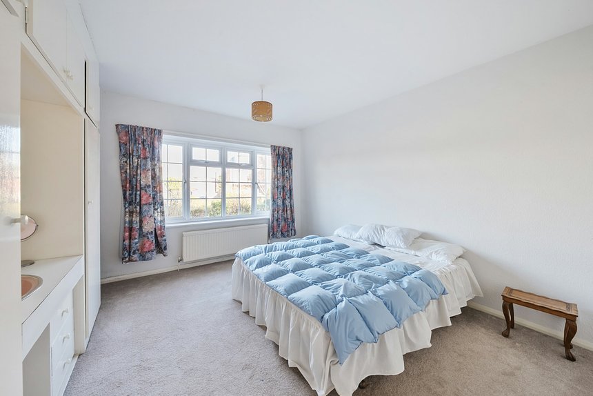 for sale eastbury avenue london 42200 - Gibbs Gillespie
