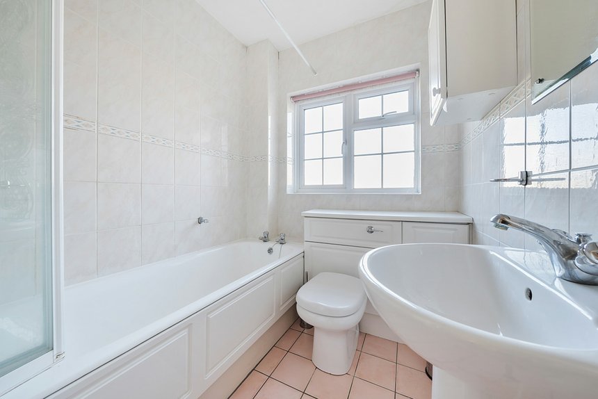 for sale eastbury avenue london 42200 - Gibbs Gillespie