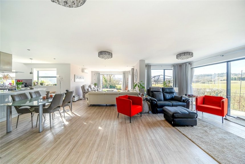 for sale edgwarebury lane london 42220 - Gibbs Gillespie