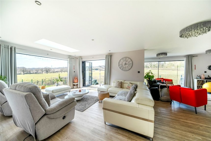 for sale edgwarebury lane london 42220 - Gibbs Gillespie