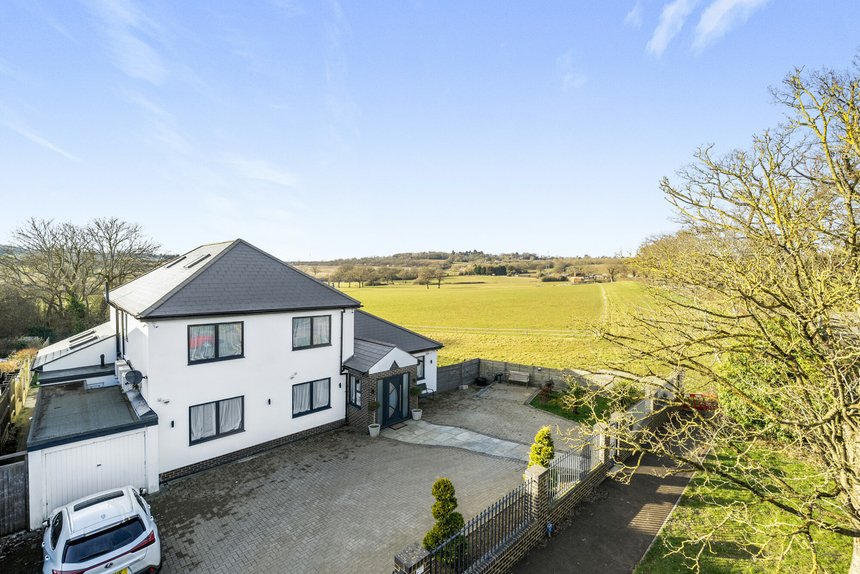 for sale edgwarebury lane london 42220 - Gibbs Gillespie