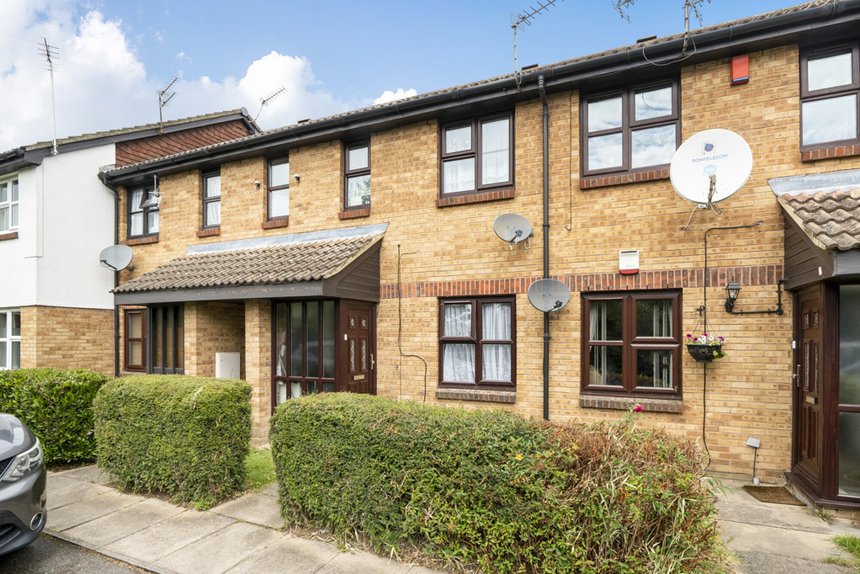 under offer clarkes drive london 42264 - Gibbs Gillespie