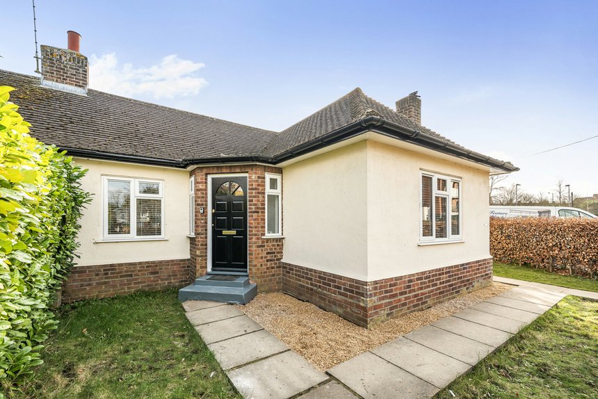 for sale morten gardens london 42304 - Gibbs Gillespie
