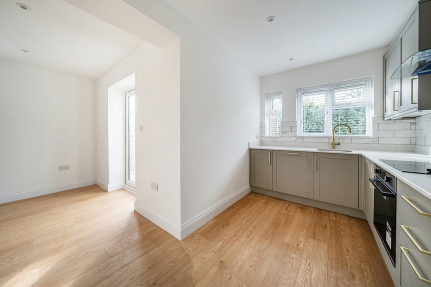 for sale morten gardens london 42304 - Gibbs Gillespie
