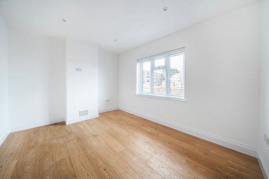for sale morten gardens london 42304 - Gibbs Gillespie