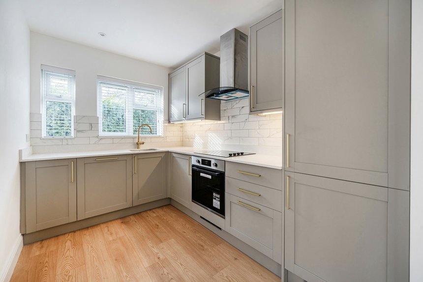 for sale morten gardens london 42304 - Gibbs Gillespie