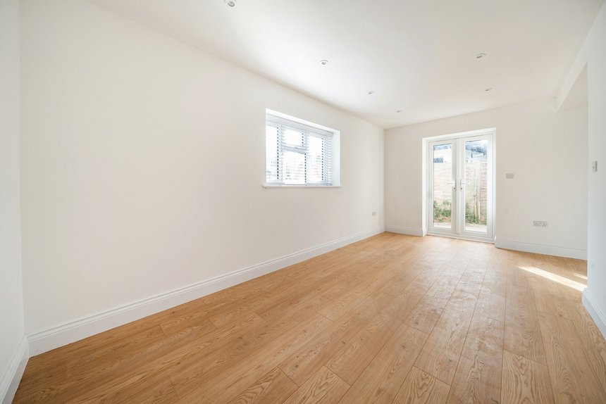 for sale morten gardens london 42304 - Gibbs Gillespie