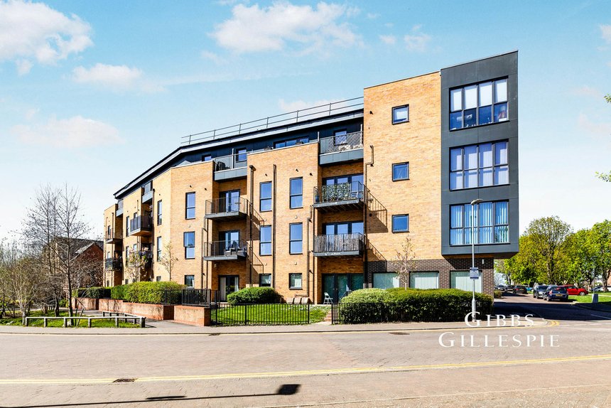 let dyson drive london 42343 - Gibbs Gillespie