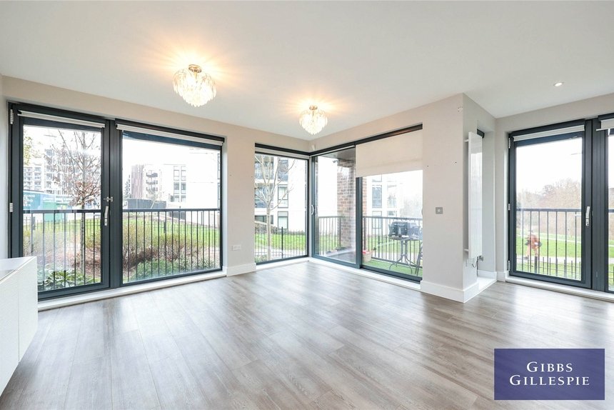 let gladiator house london 42344 - Gibbs Gillespie