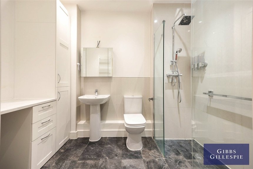 let gladiator house london 42344 - Gibbs Gillespie