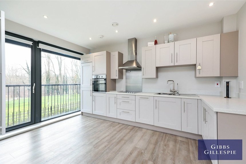 let gladiator house london 42344 - Gibbs Gillespie