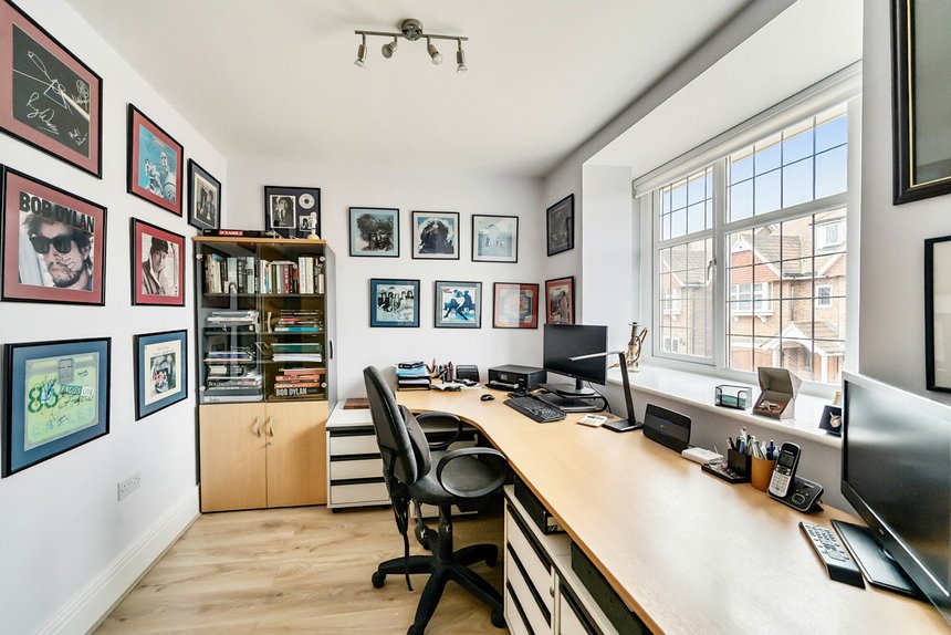 sold fauna close london 42362 - Gibbs Gillespie