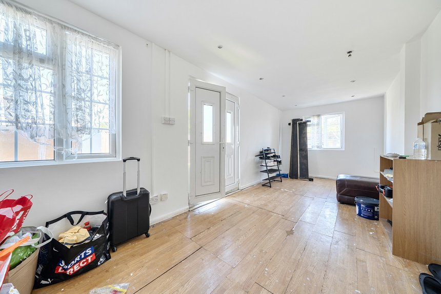 for sale nicholls avenue london 424 - Gibbs Gillespie