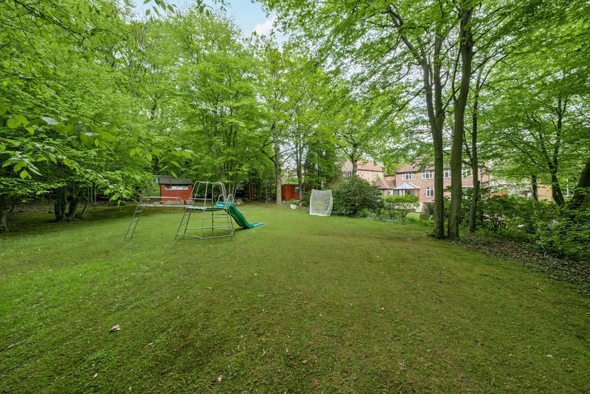for sale copse wood way london 42507 - Gibbs Gillespie