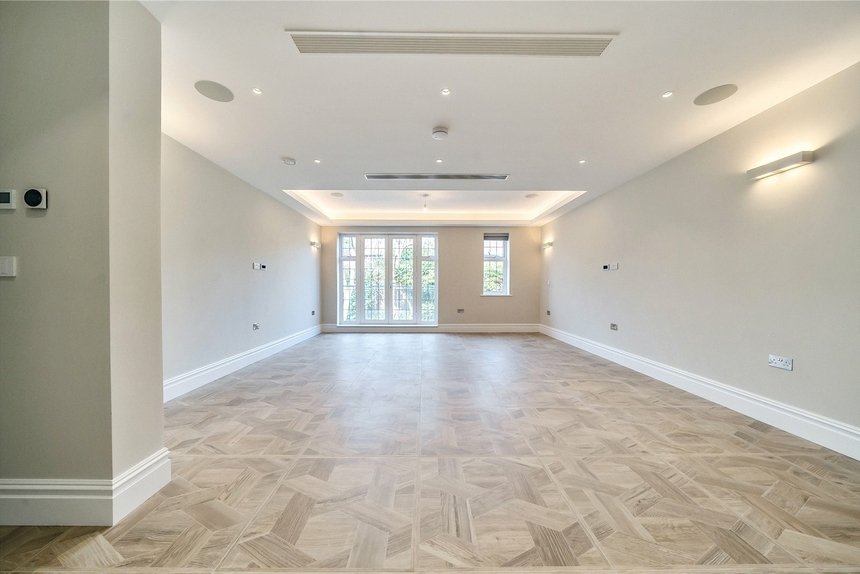 for sale 8, birchwood house london 42579 - Gibbs Gillespie