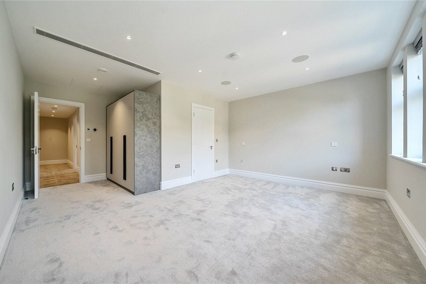 for sale 8, birchwood house london 42579 - Gibbs Gillespie