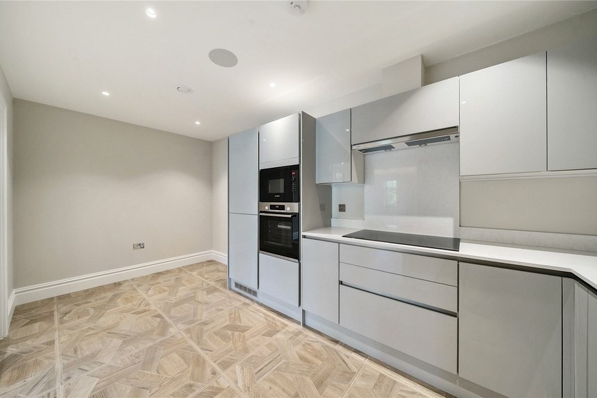 for sale 8, birchwood house london 42579 - Gibbs Gillespie
