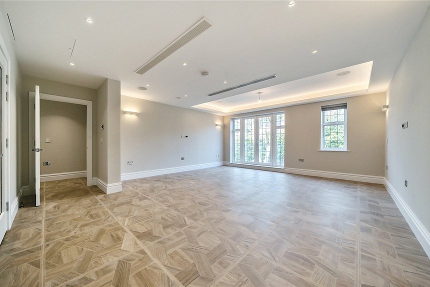for sale 8, birchwood house london 42579 - Gibbs Gillespie
