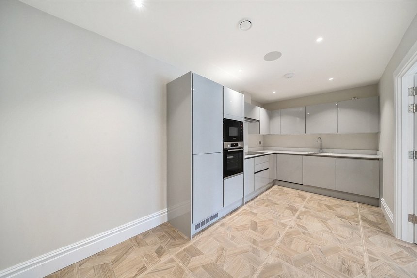 for sale 8, birchwood house london 42579 - Gibbs Gillespie