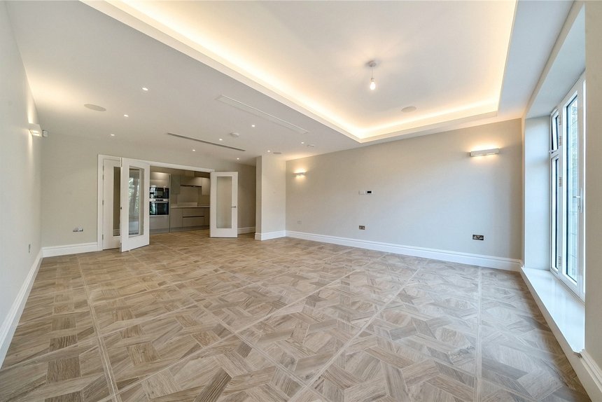 for sale 8, birchwood house london 42579 - Gibbs Gillespie