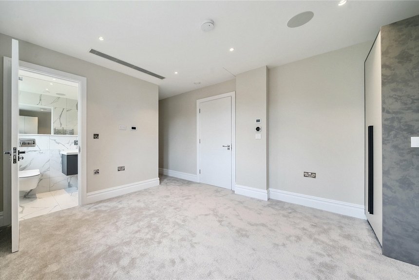 for sale 8, birchwood house london 42579 - Gibbs Gillespie