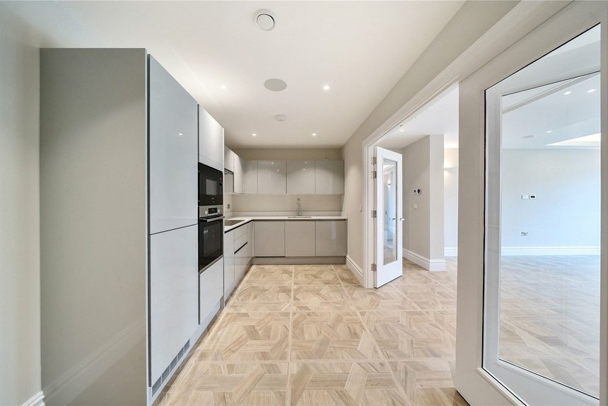 for sale 8, birchwood house london 42579 - Gibbs Gillespie