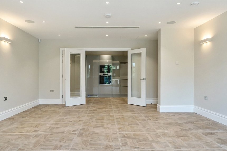 for sale 8, birchwood house london 42579 - Gibbs Gillespie