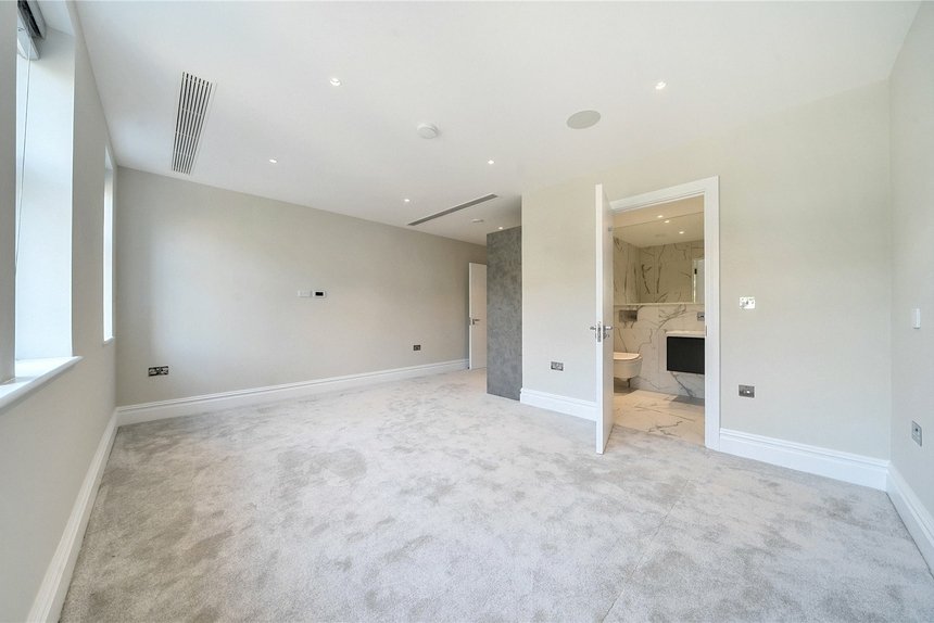 for sale 8, birchwood house london 42579 - Gibbs Gillespie