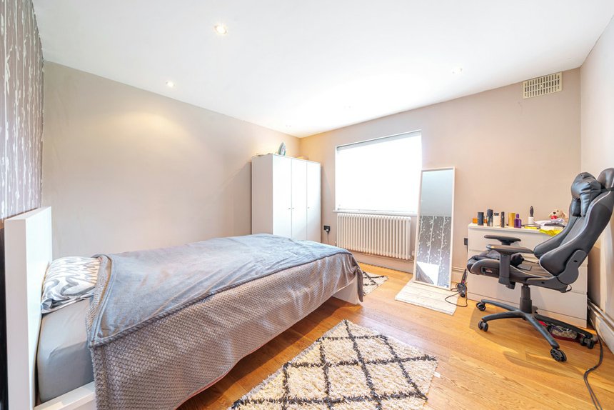 under offer st. peters road london 42614 - Gibbs Gillespie