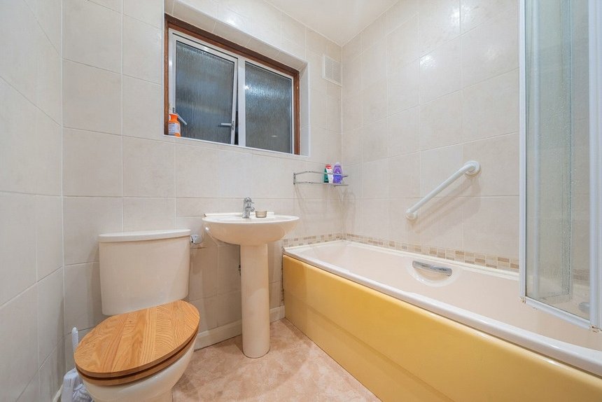 for sale acacia avenue london 42660 - Gibbs Gillespie