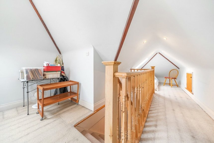 for sale acacia avenue london 42660 - Gibbs Gillespie