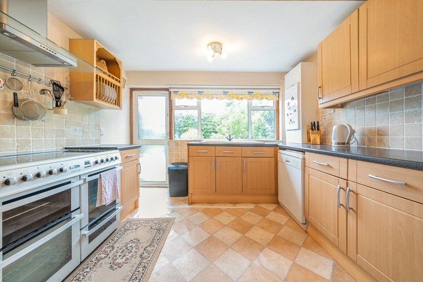 for sale acacia avenue london 42660 - Gibbs Gillespie