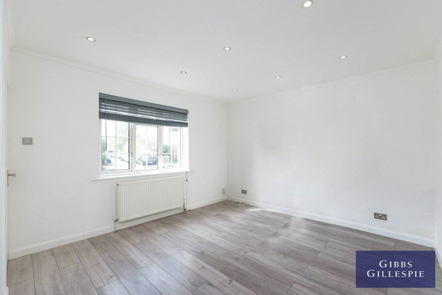 let frays waye london 42704 - Gibbs Gillespie