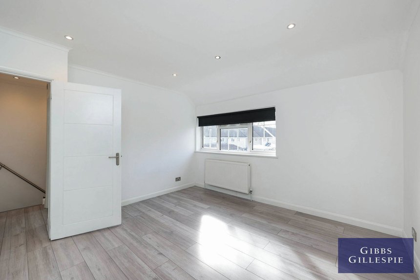 let frays waye london 42704 - Gibbs Gillespie