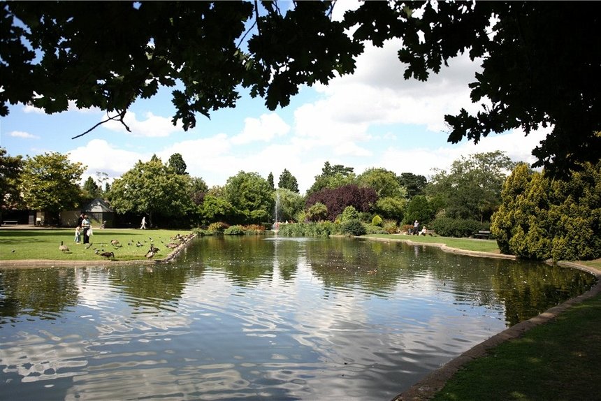 3 bedroom Flat/Apartment for sale in West End Lane, Pinner, London, HA5