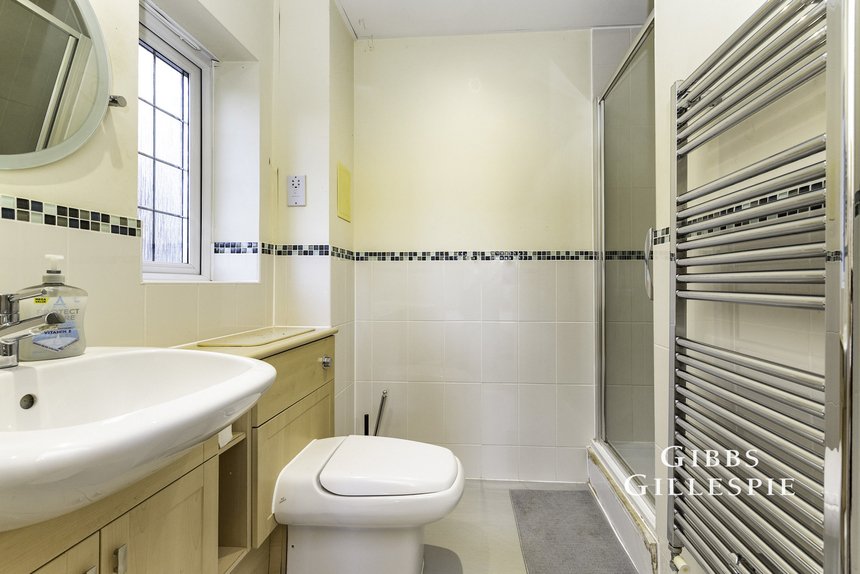 to let fauna close london 42842 - Gibbs Gillespie