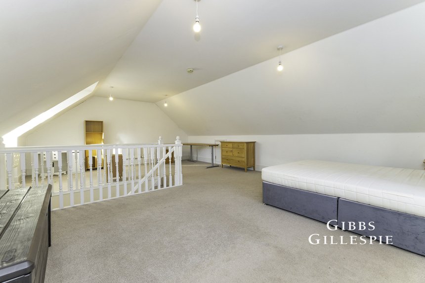 to let fauna close london 42842 - Gibbs Gillespie